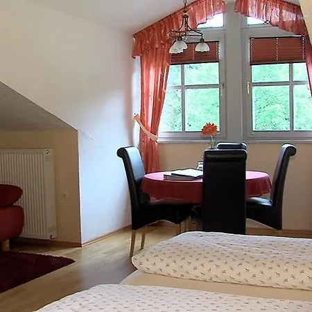 Landgasthof Zum Hirschenstein, Garni