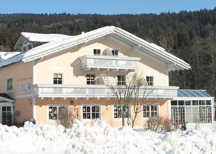 Guest house Landgasthof Zum Hirschenstein, Garni Sankt Englmar